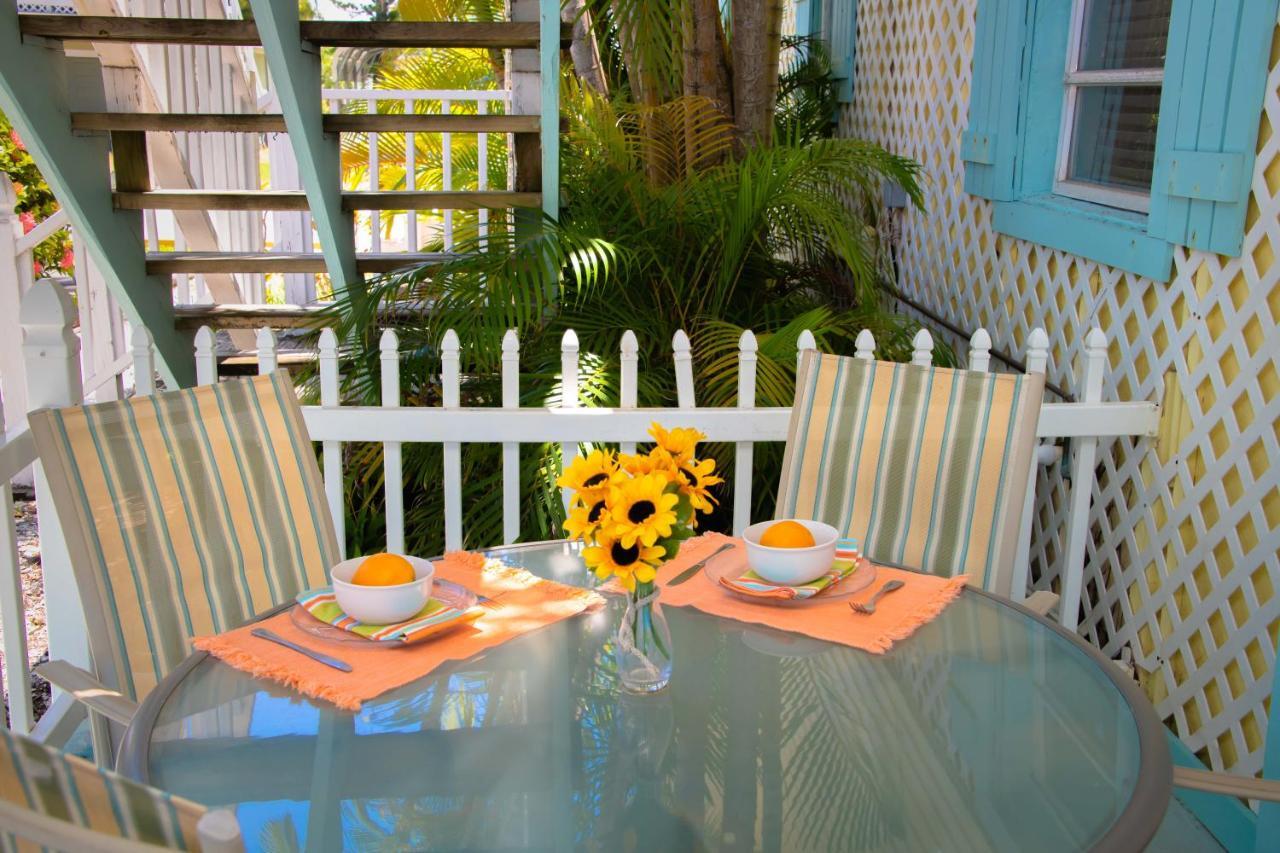 Cedar Cove Resort & Cottages Holmes Beach Exterior photo