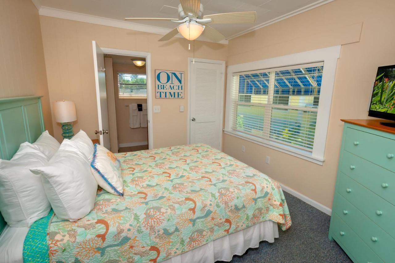 Cedar Cove Resort & Cottages Holmes Beach Exterior photo