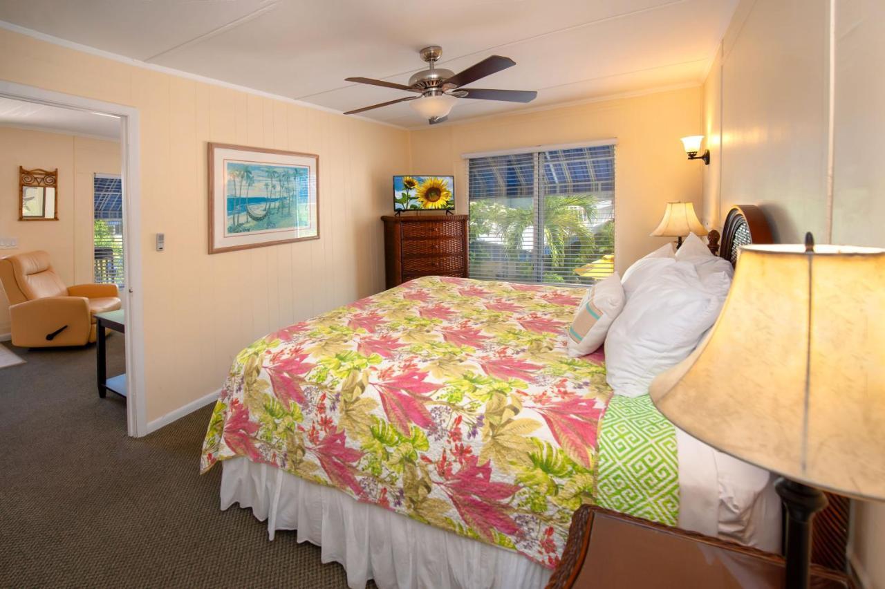 Cedar Cove Resort & Cottages Holmes Beach Exterior photo