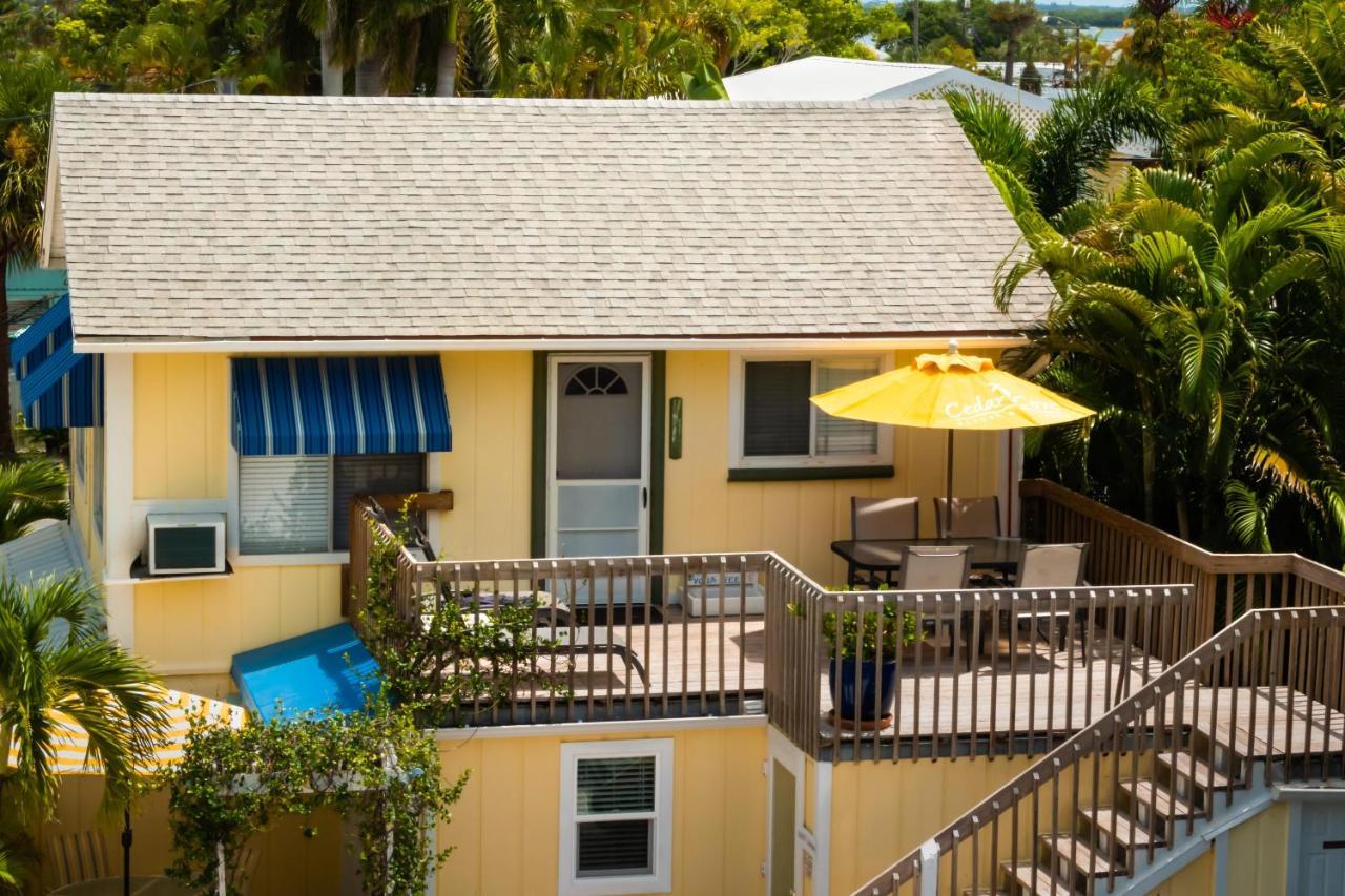 Cedar Cove Resort & Cottages Holmes Beach Exterior photo